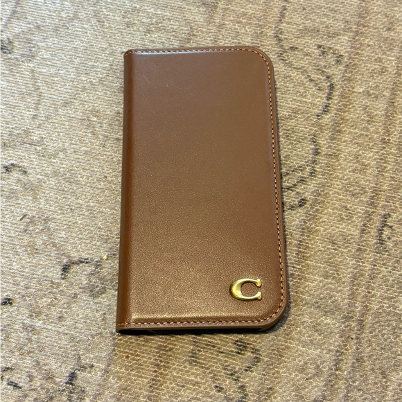Coach Iphone 16 case - Picture 1 of 3